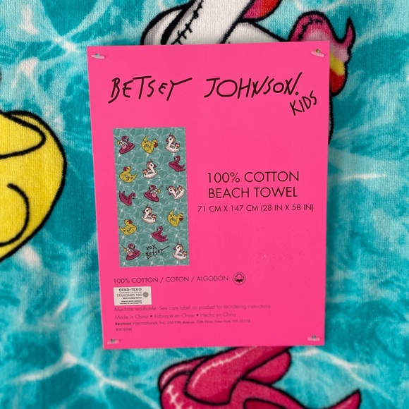 Betsey Johnson Unicorn Flamingo Duck Beach Towel - Picture 2 of 4